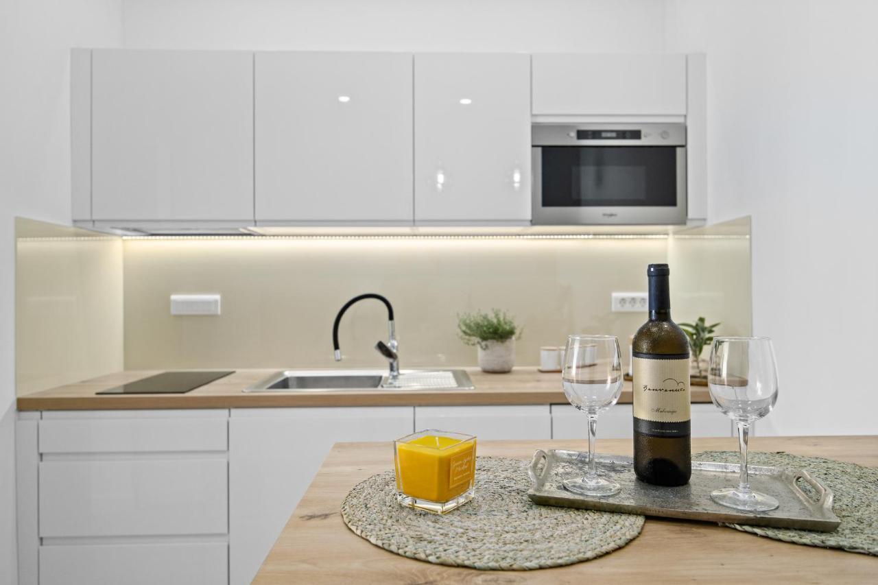 PUY Giardini M Studio Apartments מראה חיצוני תמונה